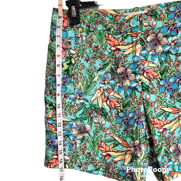 Talbots Floral Print Women Shorts - Picture 3 of 10